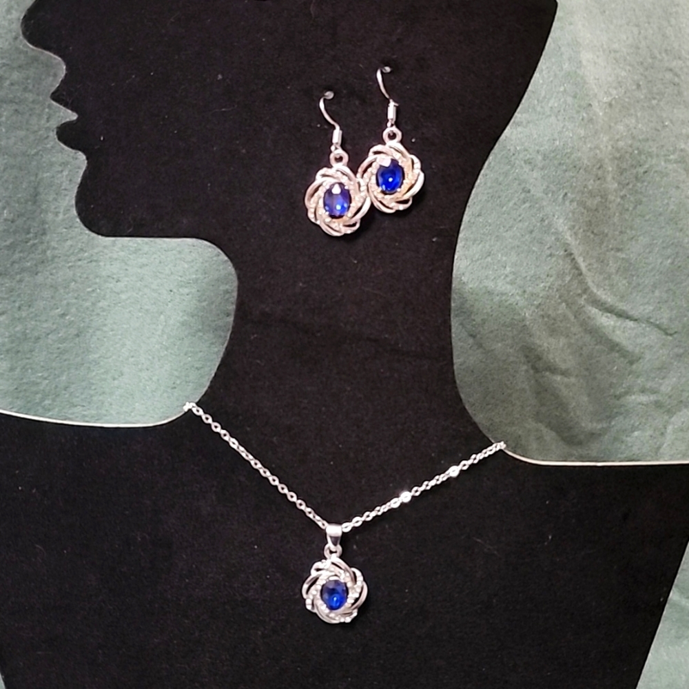 💙 Blue Silver 3pc set necklace earrings 💙